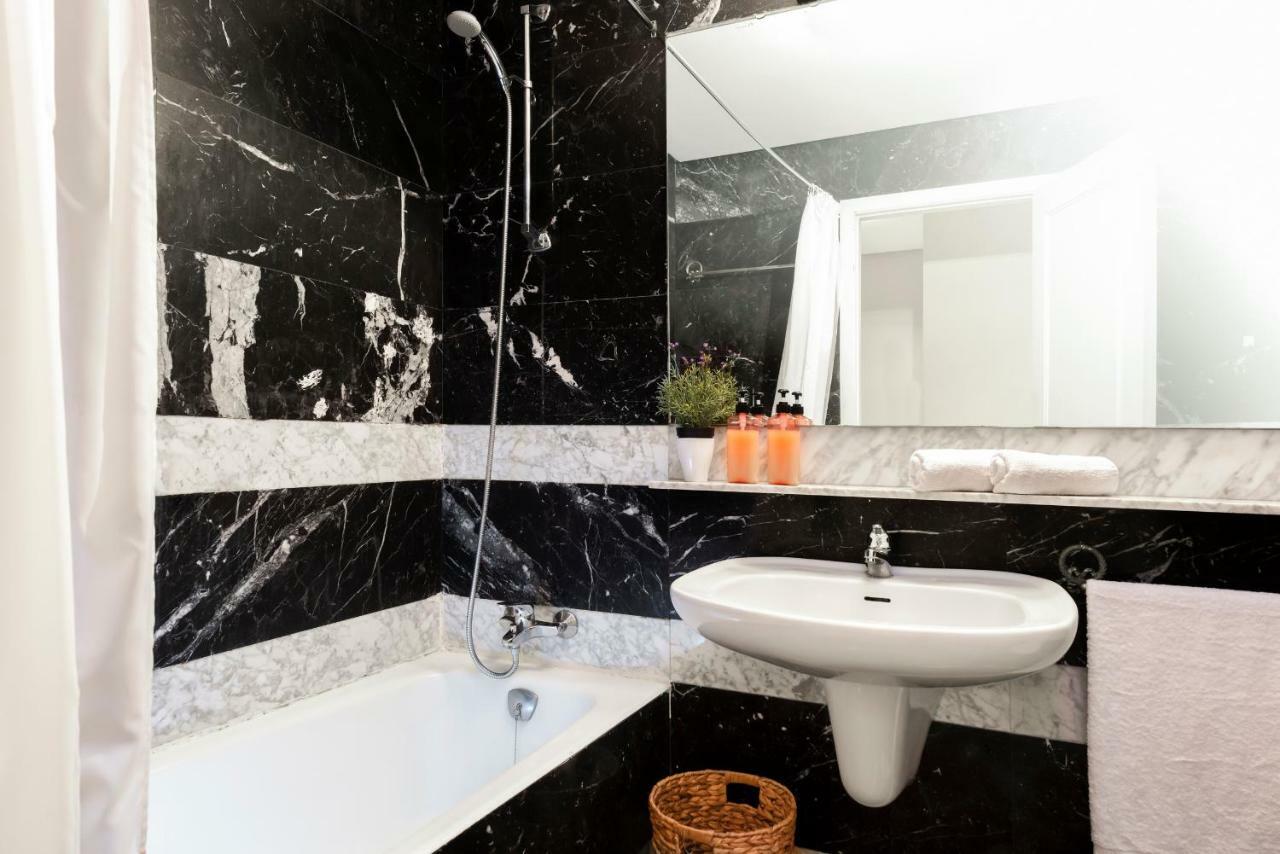 Hsh Suites Republica Seville Ngoại thất bức ảnh